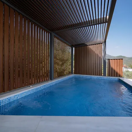 Lägenhetshotell Aloe Elegant 4*