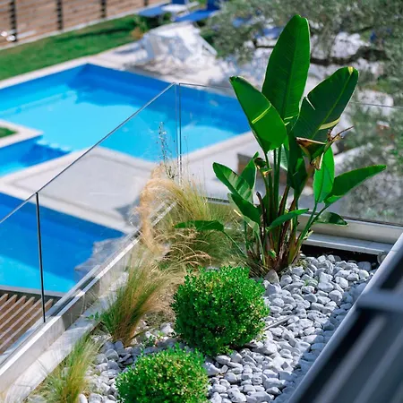 Aloe Elegant Lägenhetshotell 4*